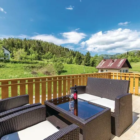 House With Pool And Sauna Crni Lug